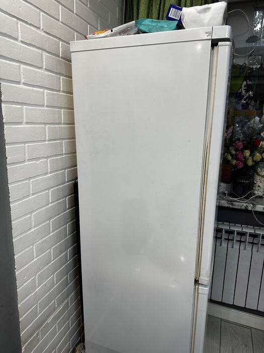 Холодильник Indesit