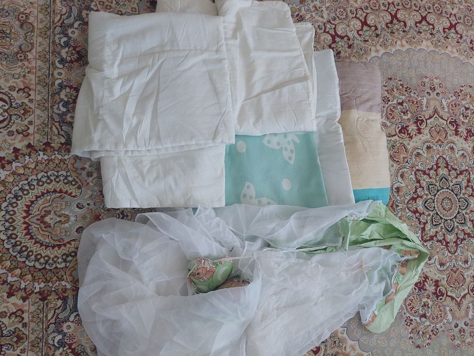 Одеяла и подушки