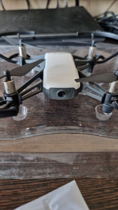 Квадрокоптер DJI ryze tello