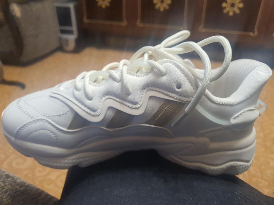 Кроссовки adidas ozweego 38p