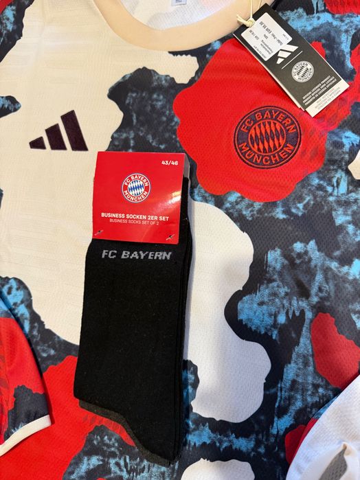 Байерн Мюнхен вратарски пуловер и чорапи 200 лв