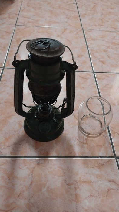 Продам керосиновую лампу