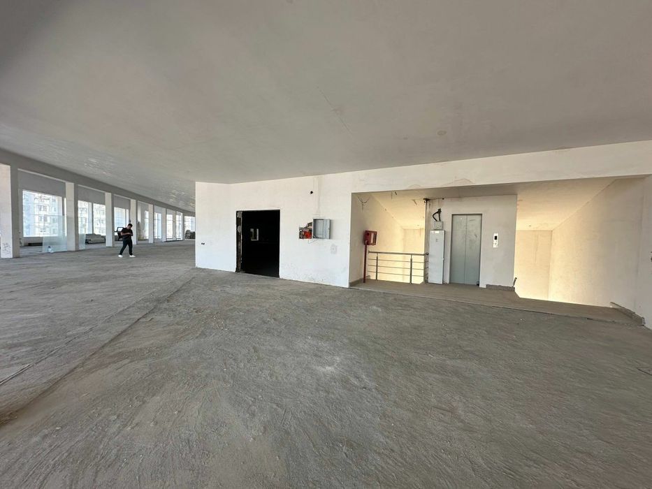 Продаётся помещение Яшнабадский район Паркентский  1 Линия 1500м²