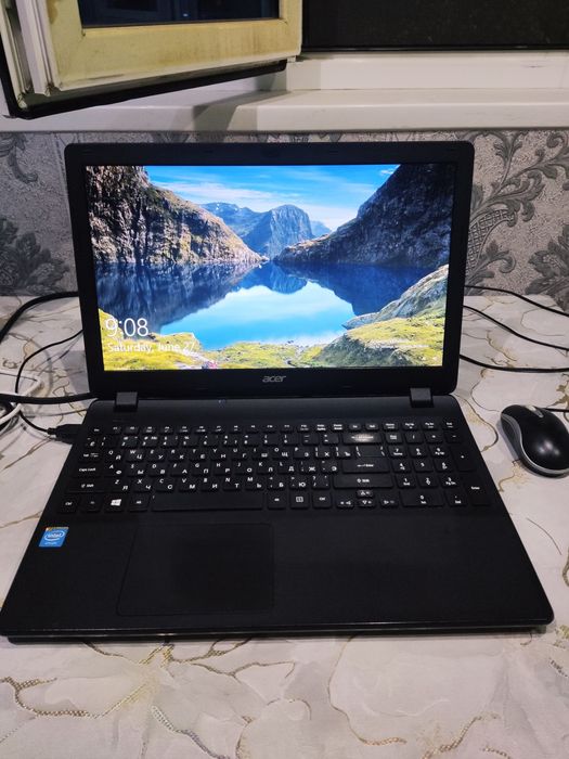Acer ES1-512 NOUTBUK sotiladi.