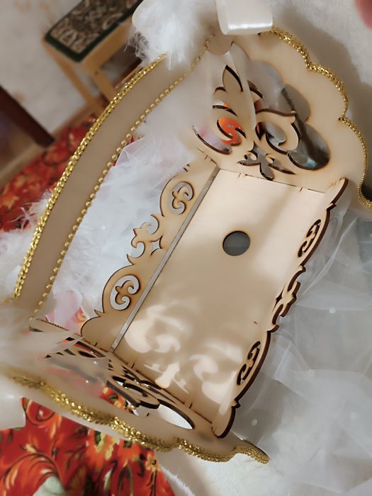 Бесик декоративный