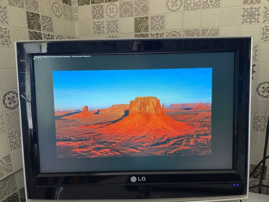 Телевизор LG               23