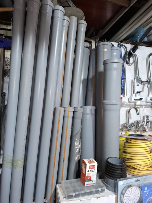 Трубы Канализационные пластиковые диаметр 110мм и 50 мм и все  .