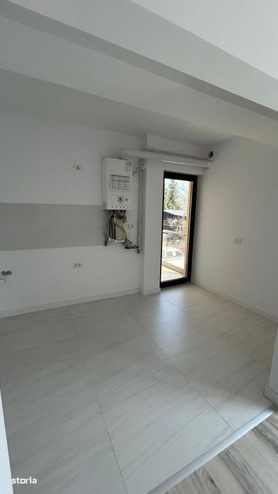 Apartament 3 camere, balcon, curte împrejmuită