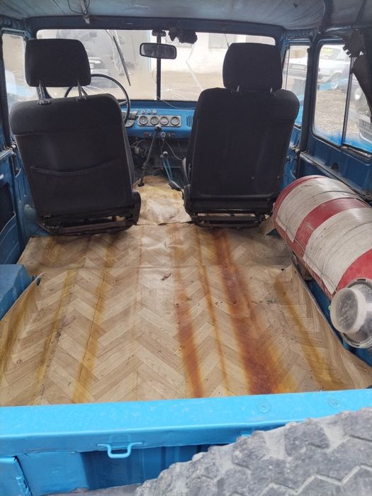 Уаз 5 местка находу