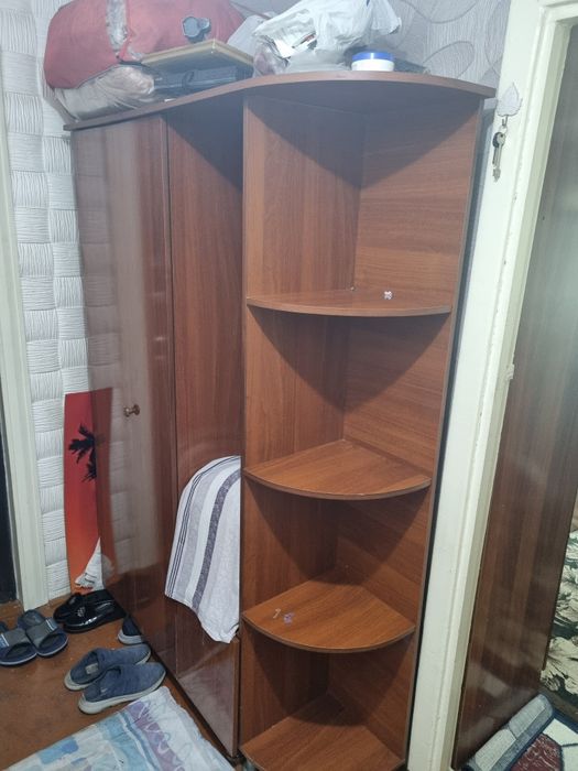 Продам тв с подставкой и Терюмо и Прыхожко шкаф