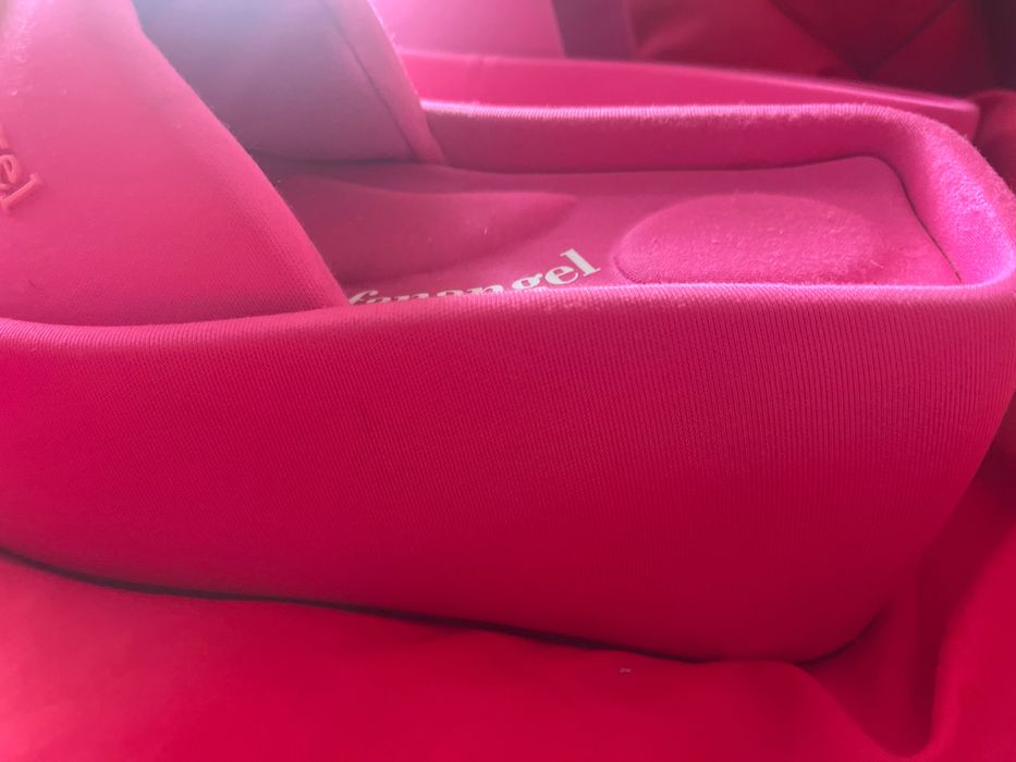 Уникални розови чехли за лятото