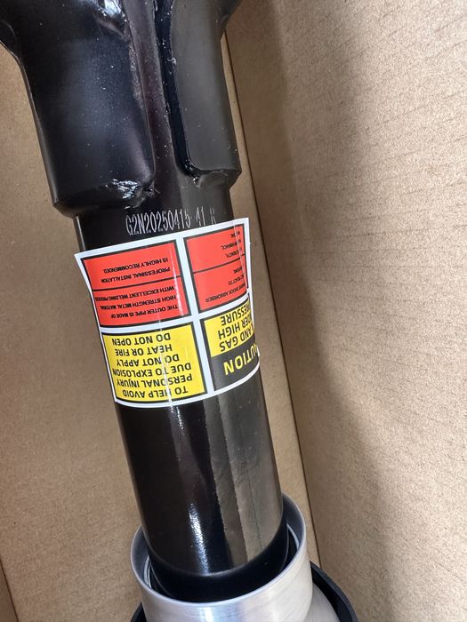 Amortizore pneumatice/ perna de aer față Jeep Grand Cherokee WK2 (2010-2019)