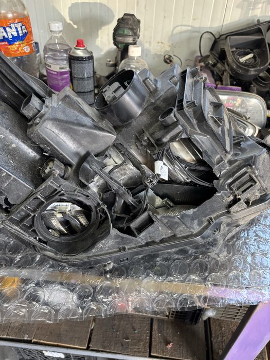 ляв фар за vw passat b8.5 //3G1941035P