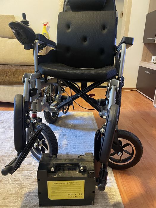 Carucior electric persoane dizabilitati