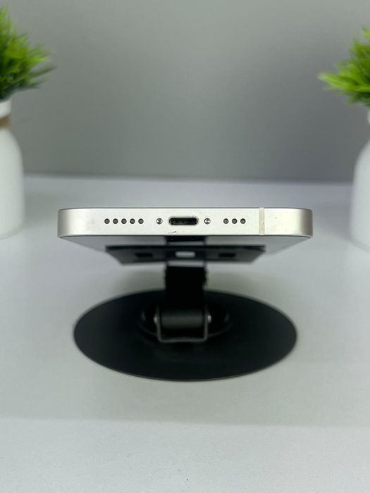 Телефон Apple iPhone 13 128GB