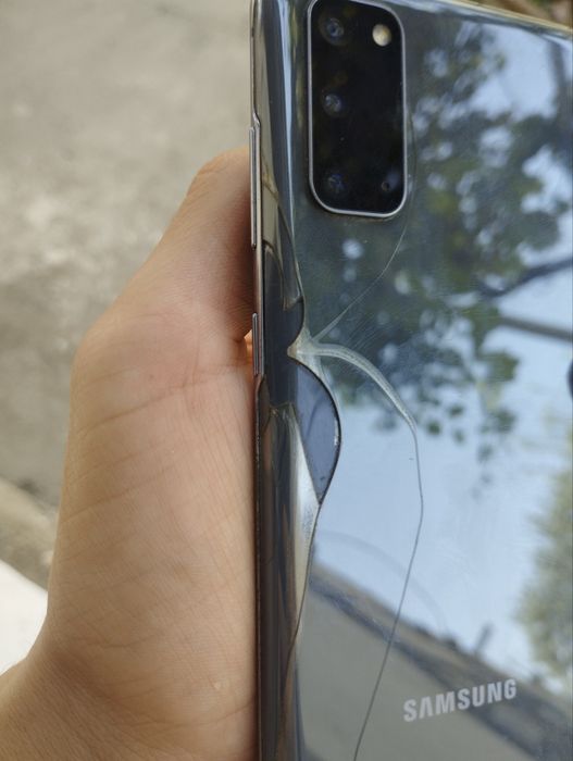 Samsung S20 5G kareskiy