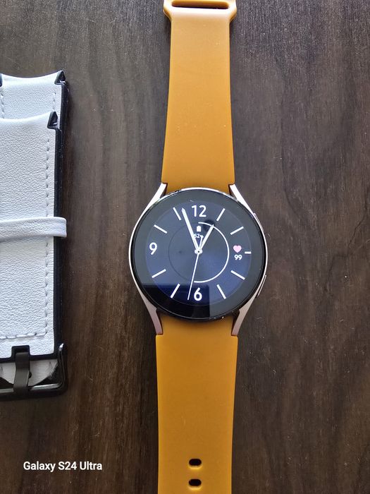 Samsung Watch 5 смарт часовник