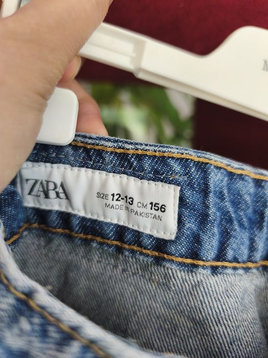 Blugi rupți Zara pentru fete 12-13 ani