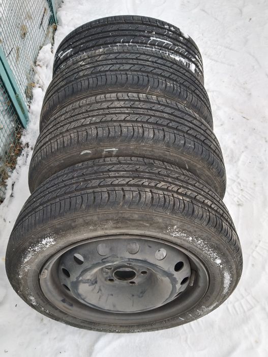 Шины летние Roadstone на дисках