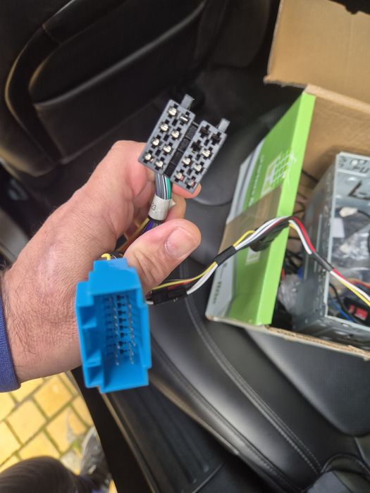 Универсален интерфейс за управление от волан