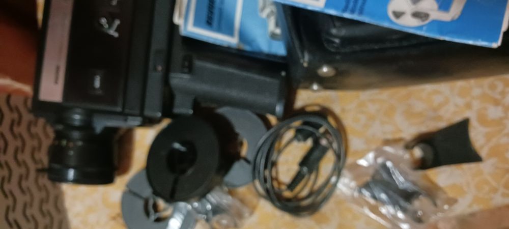 Vind camera pt filmare Rewue pt colectionari obiecte vechi