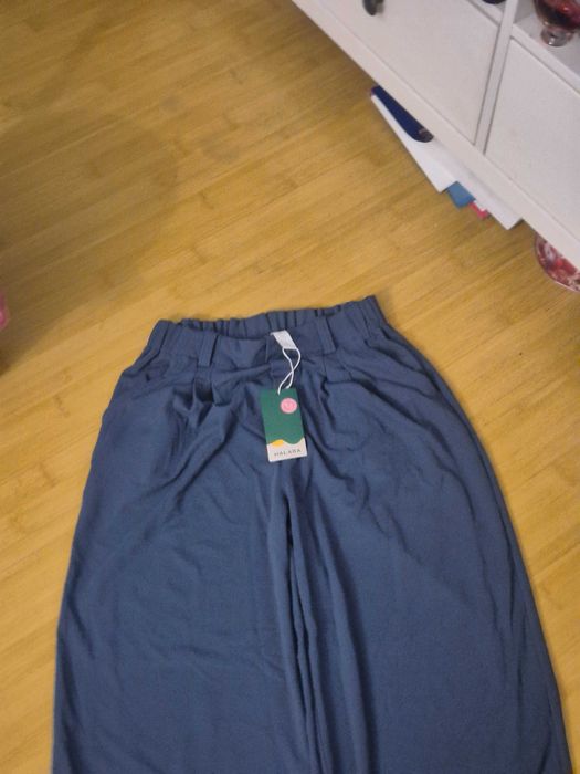 Haine second si noi cu eticheta