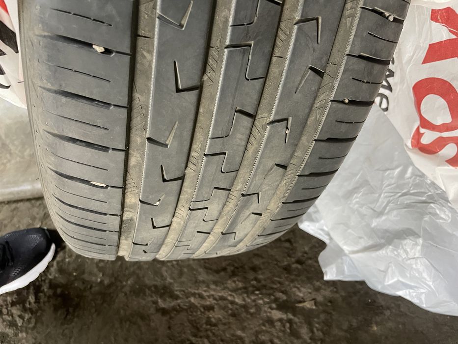 Резина летняя 235/50/19