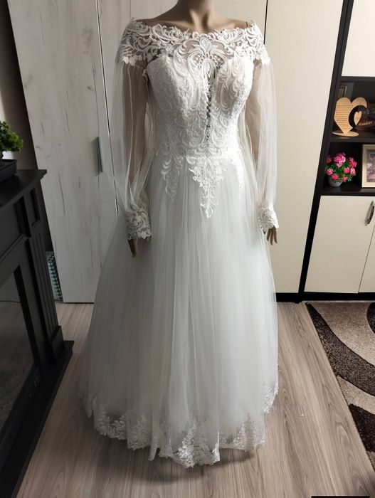 Vând rochie de mireasa plus voal