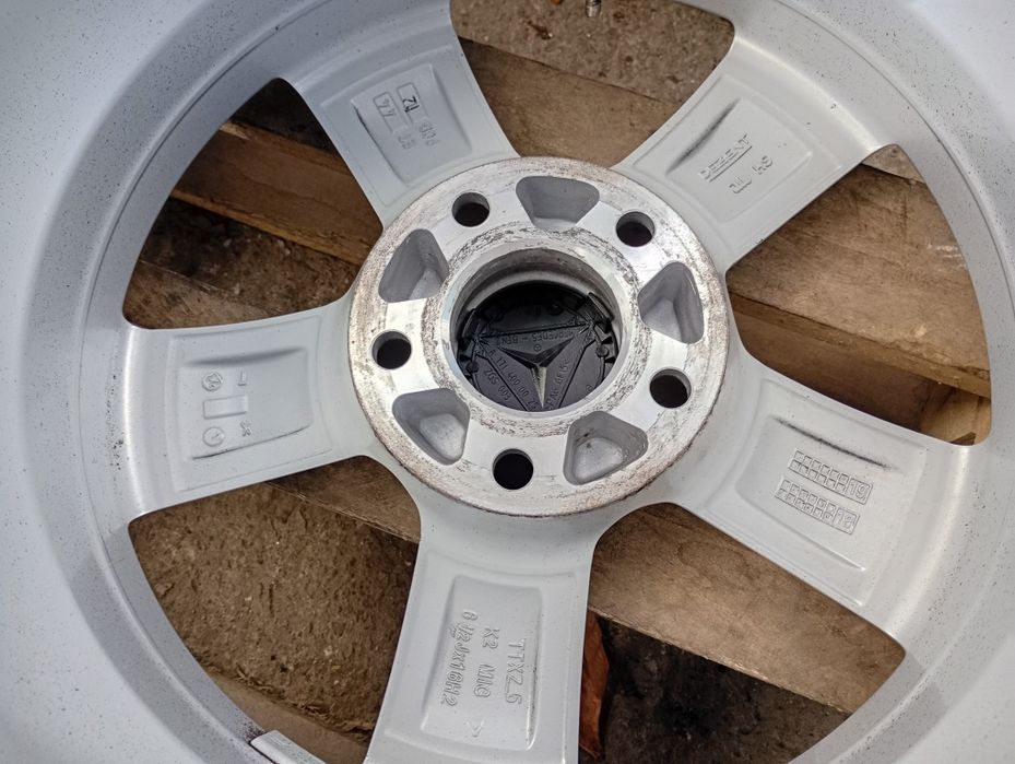 Почти нови Dezent 16-5x112 ET44 6.5j Mercedes C class BR205