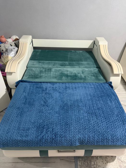 Диван двухместный