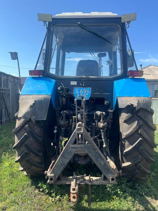 Продам трактор 1221