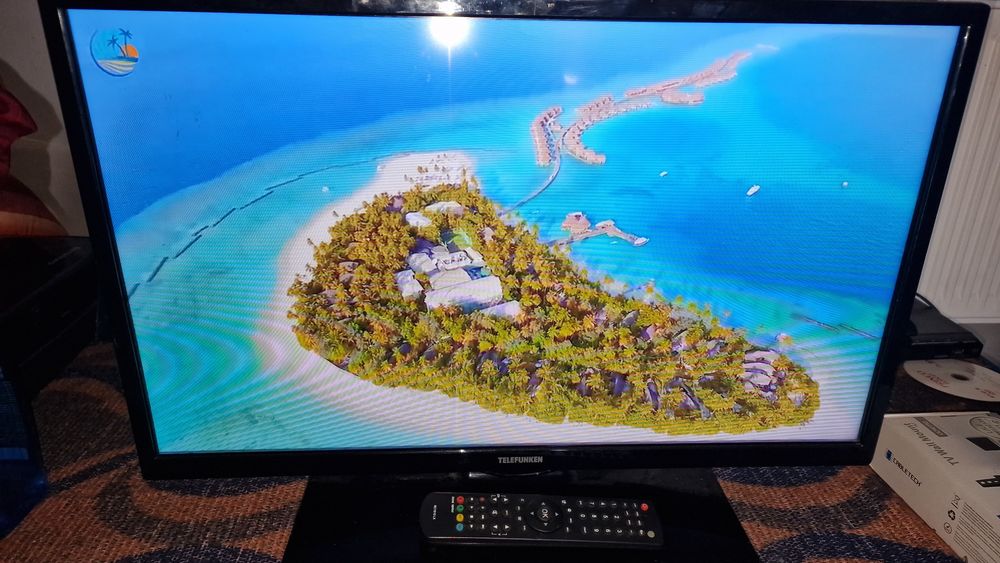 Televizor LED Telefunken cu HDMI si diagonala 70 cm