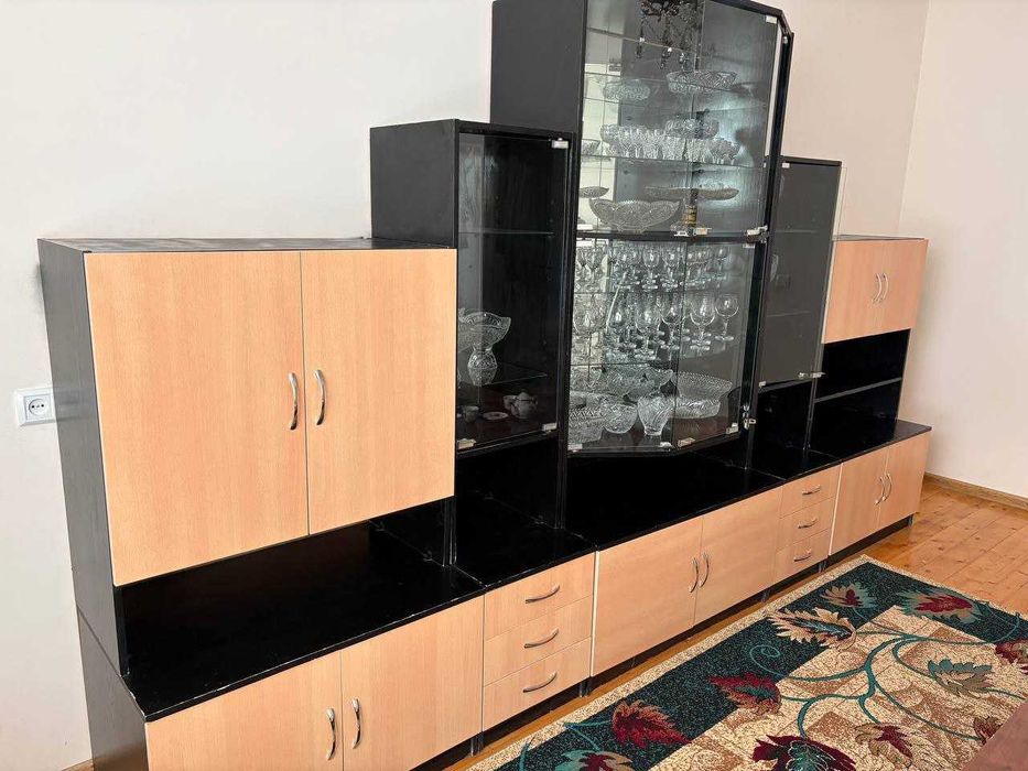 Продаю сервант для гостиной комнаты. Адрес город Нукус, телецентр.