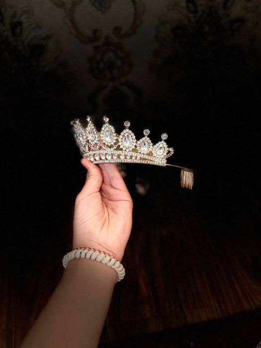 Корона нежная и красивая