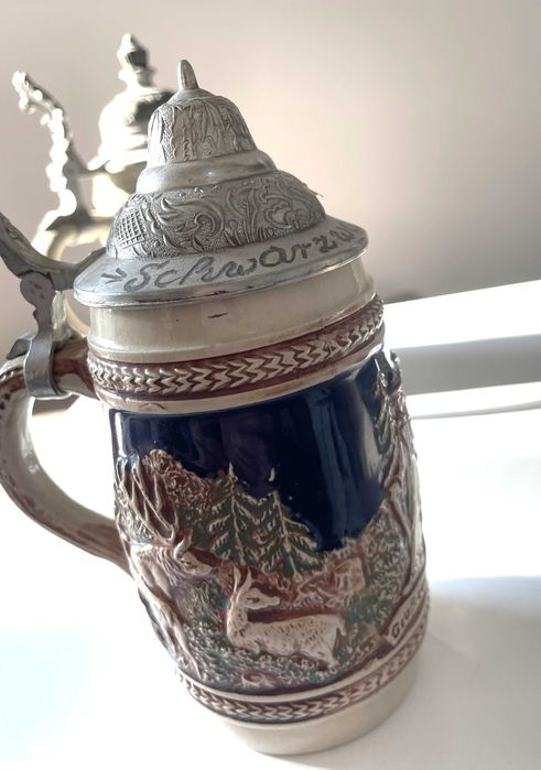 ceramica groasa, capac de zinc, 350 ml  capacitate, cana bere