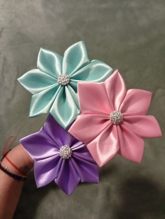 Buchete din flori de satin