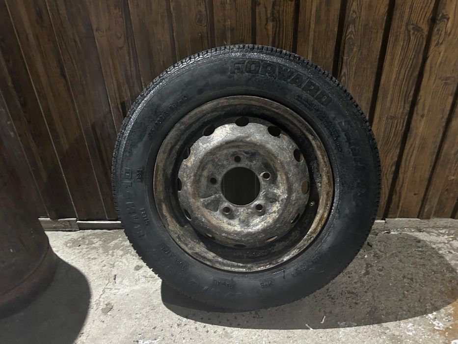 Продам запаску на ниву