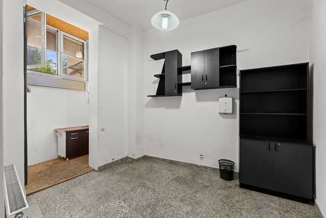Inchiriez spatiu comercial Arad  , zona Intim , Piata Spitalului