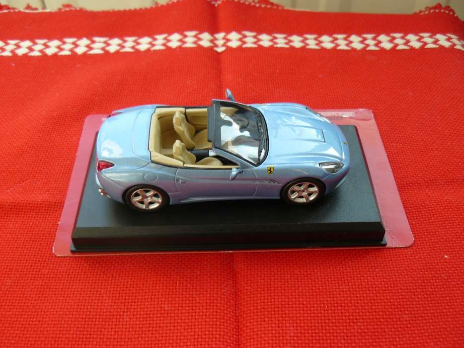 Macheta Auto Cu Licenta "FERRARI CALIFORNIA" Noua, Metalica,Scara 1:43