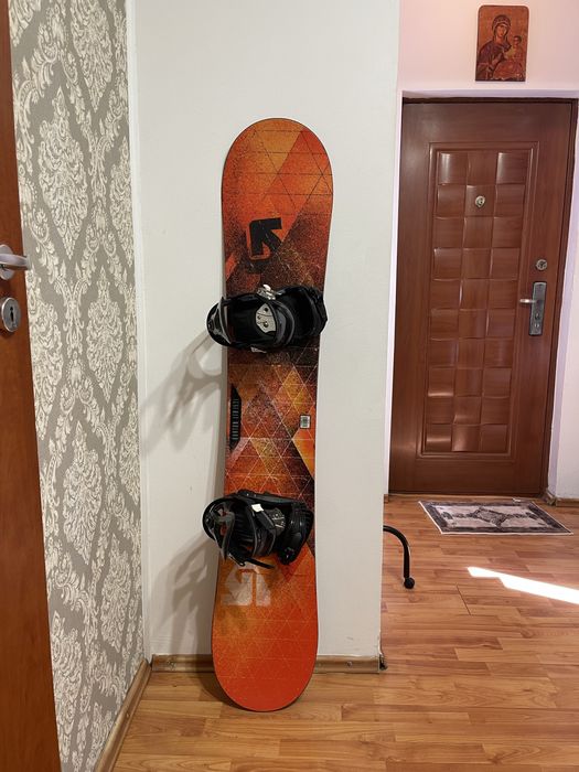 Placa snowboard 153 cm burton cu legaturi