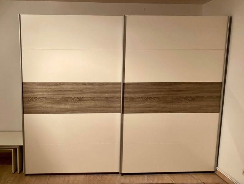 Dulap spațios pt dormitor