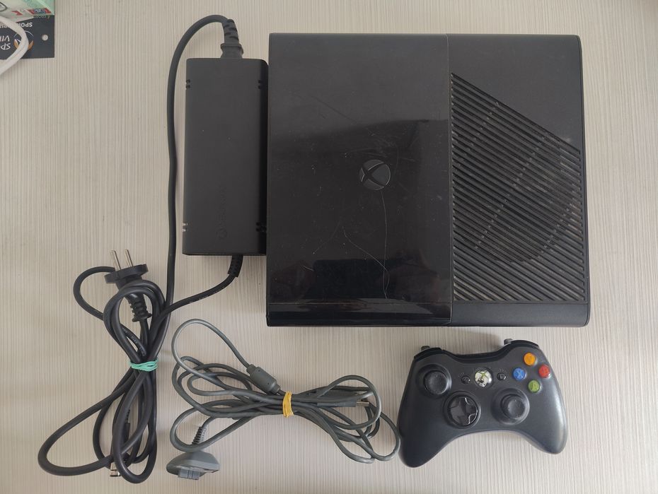 Xbox 360 E - 320 GB