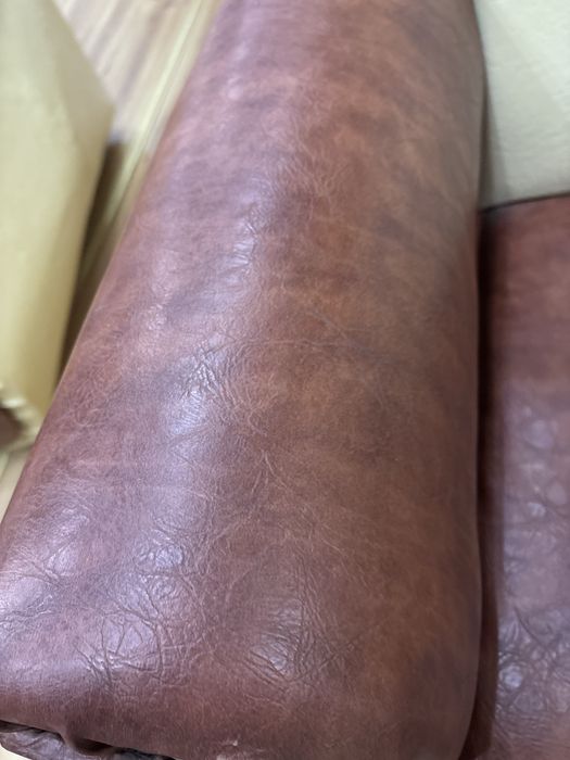 Colțar din piele extensibil + fotoliu – stare foarte bună