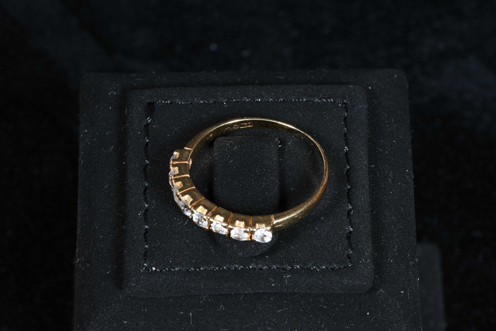 Златен Пръстен Халка 750 ( 18к) с Цирконий 2.92 грама Размер 59