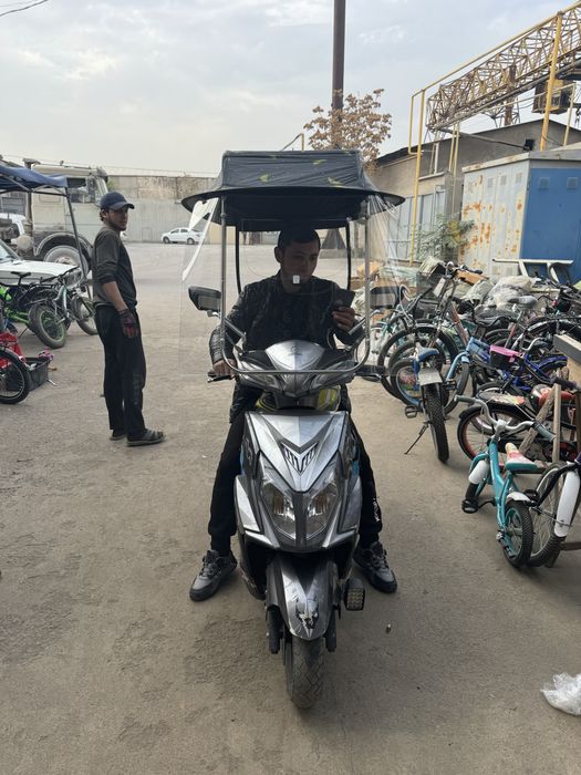 Лобовое стекло для скутеров