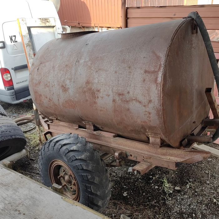 Прицеп с бочкой для воды 2.5 куба