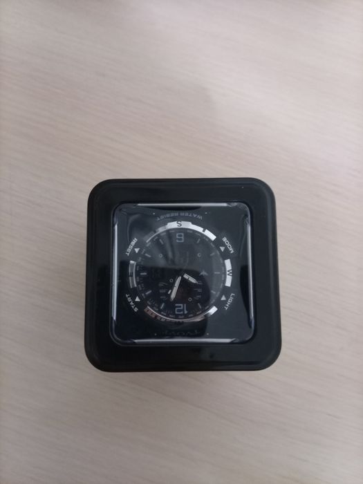 Часики серые водонепроницаемые