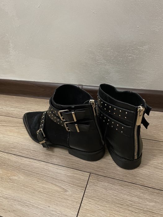 Дамски боти и апрески