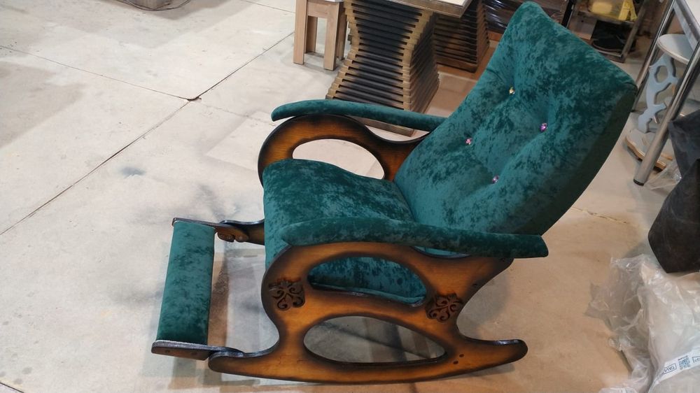 Продам новую кресло качалку!
