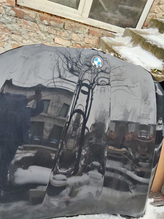 Vând capota BMW e90 2011 facelift originala și caseta direcție golf 5